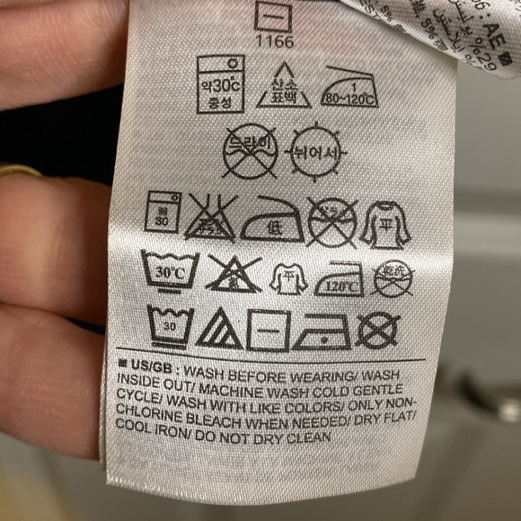 Banana Republic Black Sleeveless Top with side zipper size small - Picture 5 of 6